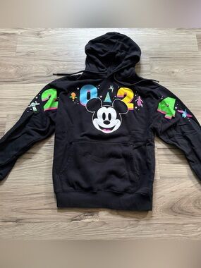 Disney World 2024 Black Pullover Mickey Mouse Size S